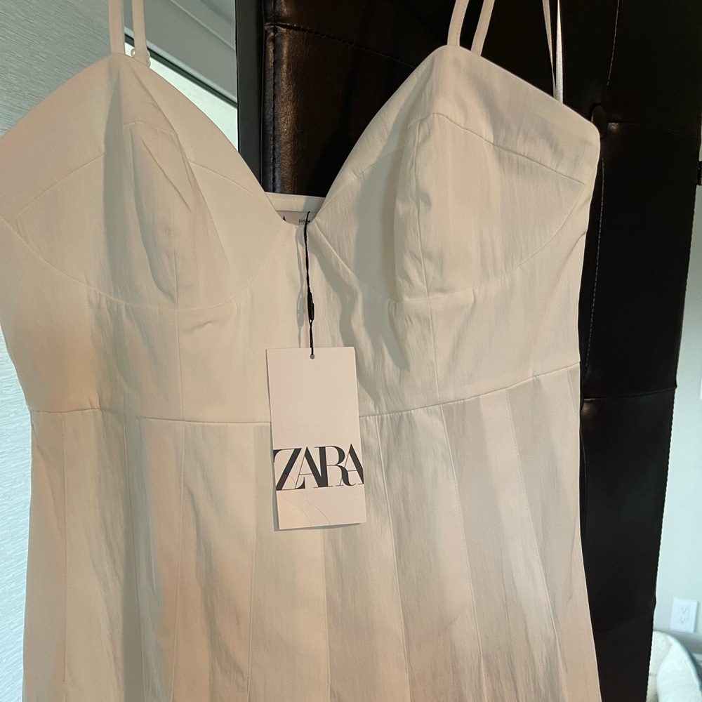 Beautiful Zara all white dress.